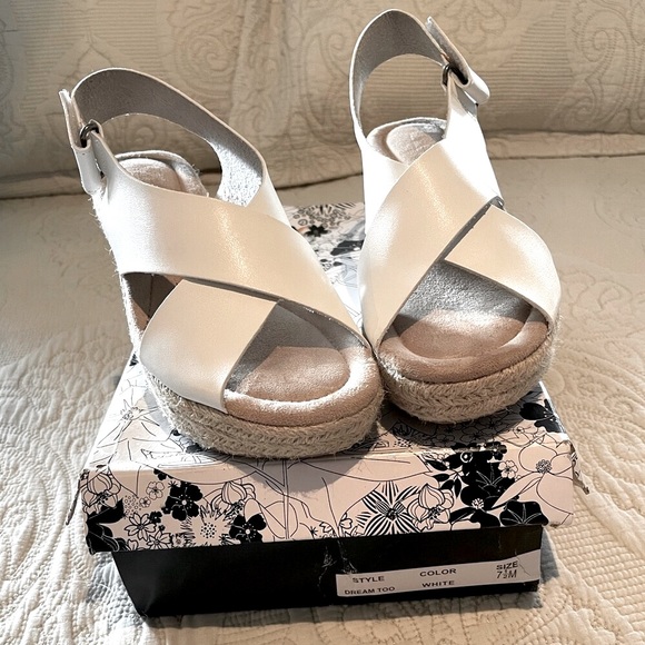 White Wedge Shoes - Picture 2 of 9